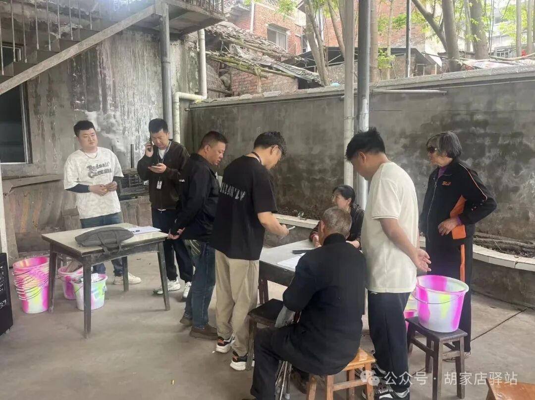 县市场监管局来集益镇开展业务经营指导工作